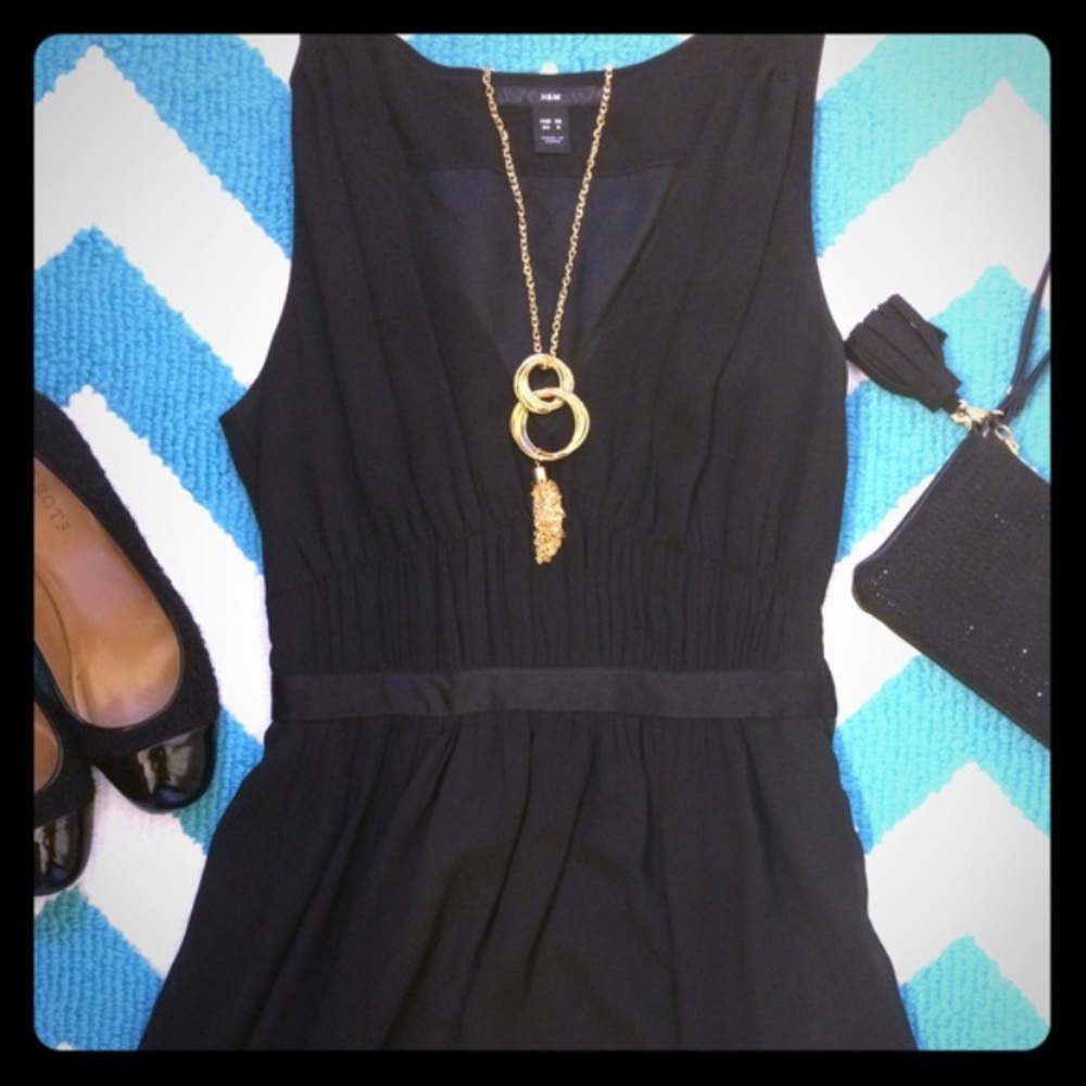 NWOT Black H&M Dress. Size 6.
